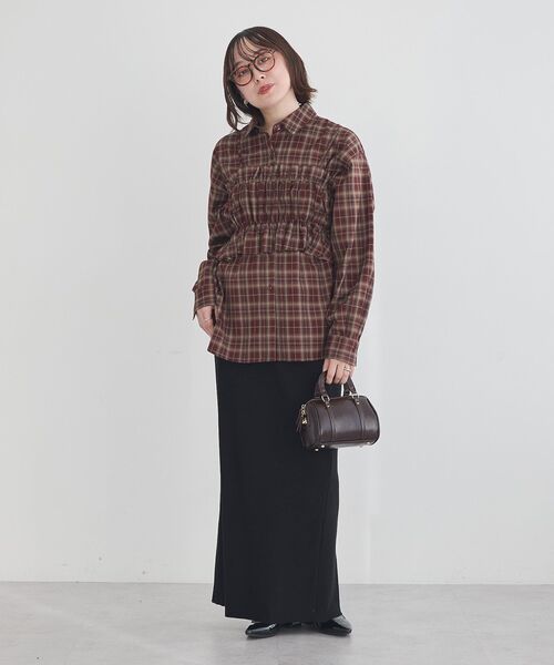 earth music&ecology(アースミュージックアンドエコロジー)の「SET2点チェック柄シャーリングビスチェ+シャツ(シャツ/ブラウス・レディース・ブラウン/ボルドー/ブラック・F)」の12枚目の写真