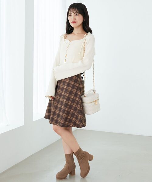 MAJESTIC LEGON（マジェスティックレゴン）の「ビジューチェーンキャミセットカーデ（カーディガン/ボレロ・レディース・ブラック/ブルー系その他5/アイボリー/ピンク・MEDIUM）」の6枚目の写真