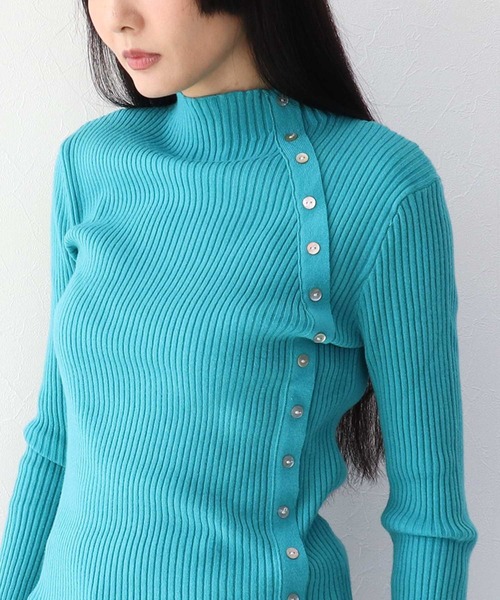 Three Four Time（ｽﾘｰﾌｫｰﾀｲﾑ）の「ボトルネックアシメデザインリブニット（ニット/セーター・レディース・アイボリー/ブラック/その他/グレー/ブルー・FREE）」の15枚目の写真