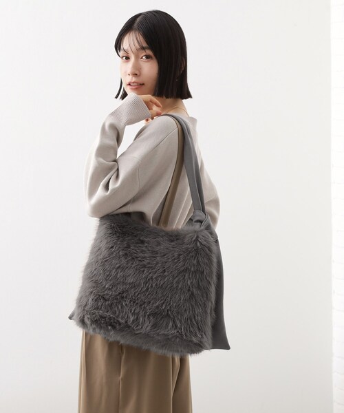 THE SHOP TK （ザ ショップ ティーケー ）の「フェイクファートート（トートバッグ・レディース・スミクロ/ベージュ・00）」の3枚目の写真