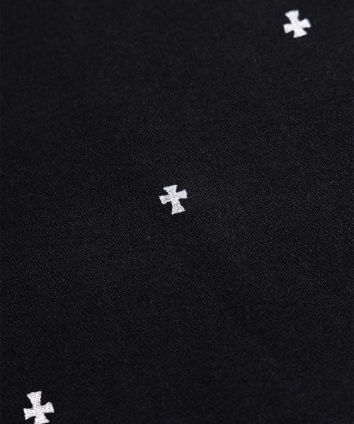 UNKNOWN LONDON(アンノウン・ロンドン)の「A'GEM/9 × .kom 『UNKNOWN LONDON/アンノウン ロンドン』 Tiny Cross Glitter Pullover Hoodie/タイクロス グリッター プルオーバーパーカー(パーカー・メンズ・オフホワイト/ブラック・L/XL)」の8枚目の写真
