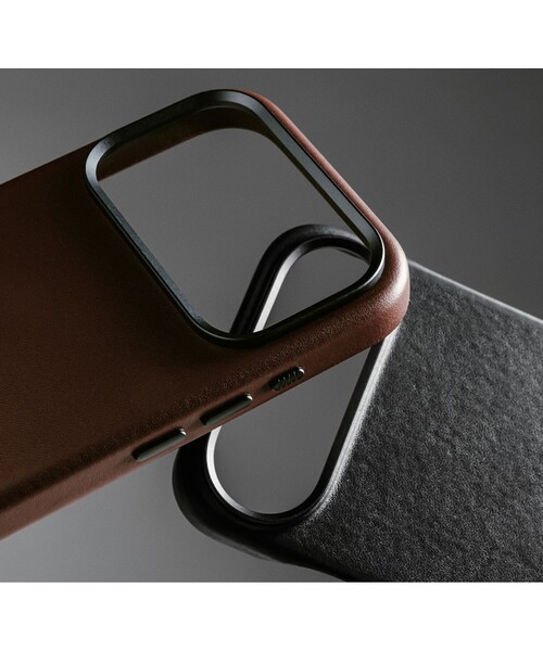 NOMAD（ノマド）の「NOMAD / Traditional Leather Case iPhone17 Pro ケース（スマホケース/カバー・レディース・ブラック/ブラウン・ONE SIZE）」の11枚目の写真