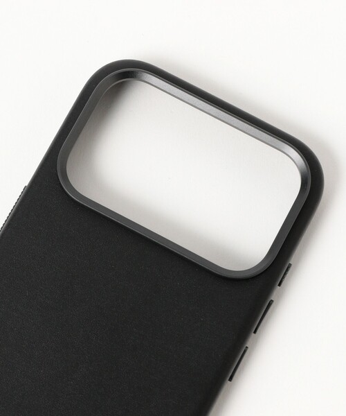 NOMAD（ノマド）の「NOMAD / Traditional Leather Case iPhone17 Pro ケース（スマホケース/カバー・レディース・ブラック/ブラウン・ONE SIZE）」の15枚目の写真