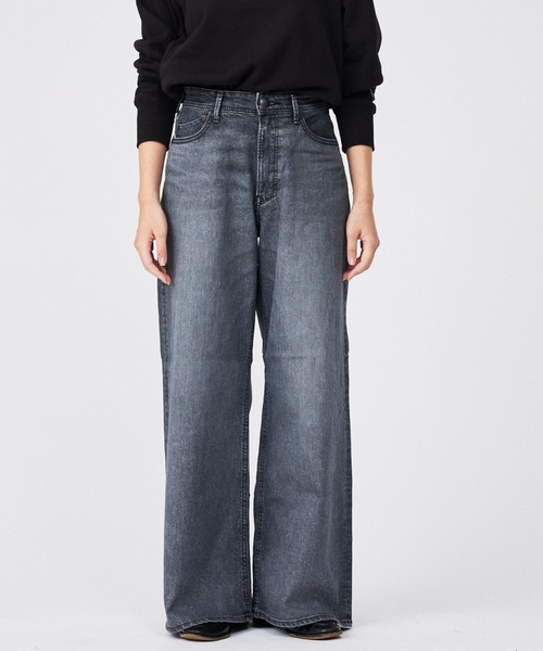 qualite（カリテ）の「【YANUK】KATE (Loose Buggy) ワイドデニム（デニムパンツ・レディース・グレー・36/34）」の4枚目の写真