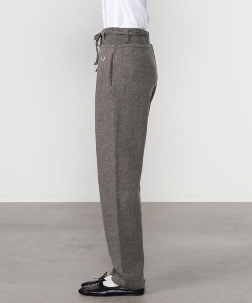 UNFIL（アンフィル）の「UNFIL | ラムズウール ベルテッドニットパンツ WOMEN（その他パンツ・レディース・ライトグレー/モカ・1）」の6枚目の写真