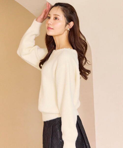 Feroux(フェルゥ)の「パール付きシャギー ニット(ニット/セーター・レディース・アイボリー系/スカイブルー系/レッド系・F)」の9枚目の写真