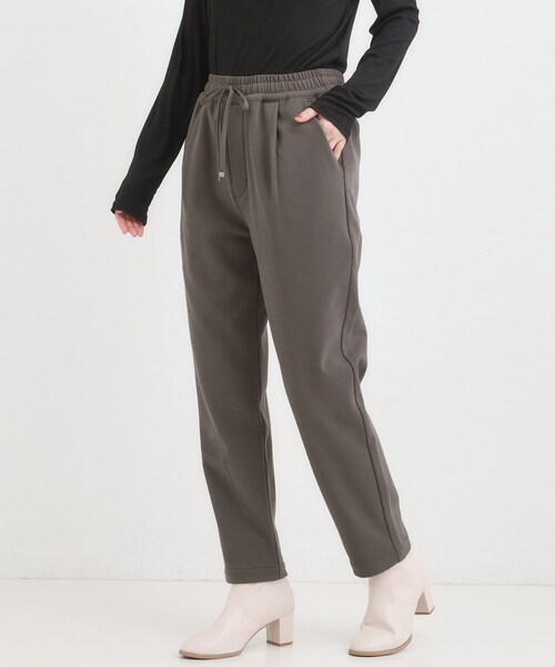 SHOO・LA・RUE(シューラルー)の「【S-LL/股上深め】裏起毛スマートイージーパンツ(その他パンツ・レディース・チャコールグレー/モスグリーン/グレー/レッド系1/ブラック・10/04/03/02/01)」の1枚目の写真