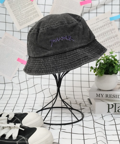 THRASHER（スラッシャー）の「THRASHER 手描きロゴ バケットハット HAT 帽子 男女兼用（ハット・メンズ・ピンク/パープル/ホワイト・FREE）」の3枚目の写真