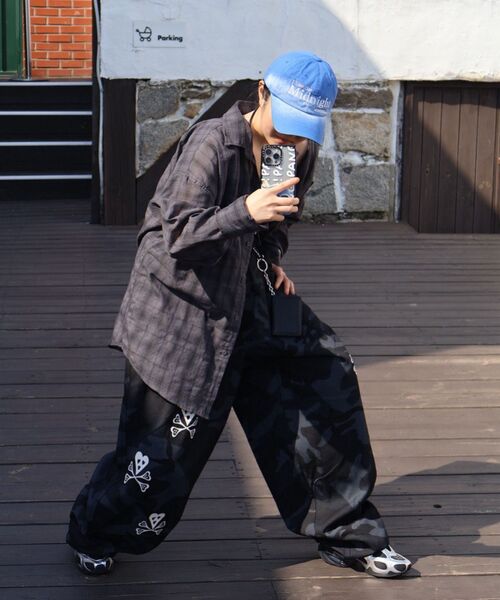 AVANDRESS（アバンドレス ）の「Smith Overfit Check Shirt CHARCOAL（シャツ/ブラウス・レディース・チャコール・LARGE/MEDIUM/X-LARGE/SMALL）」の2枚目の写真