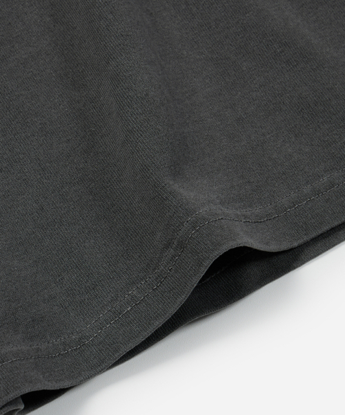 FRIZMWORKS(フリズムワークス)の「CIGARETTE POCKET PIGMENT DYEING TEE _ CHARCOAL(Tシャツ/カットソー・メンズ・その他・SMALL/MEDIUM/LARGE)」の5枚目の写真
