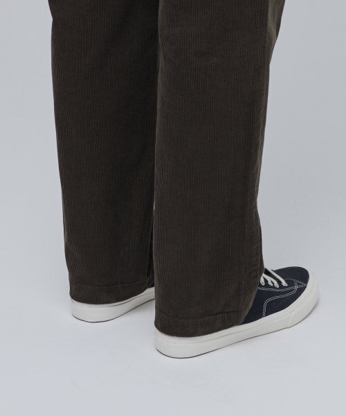 MUSINSA STANDARD（ムシンサスタンダード）の「レギュラーフィットコーデュロイパンツ【ダスティカーキ】（その他パンツ・メンズ・その他・38/36/34/32/30/31/33/26/27/28/29）」の7枚目の写真