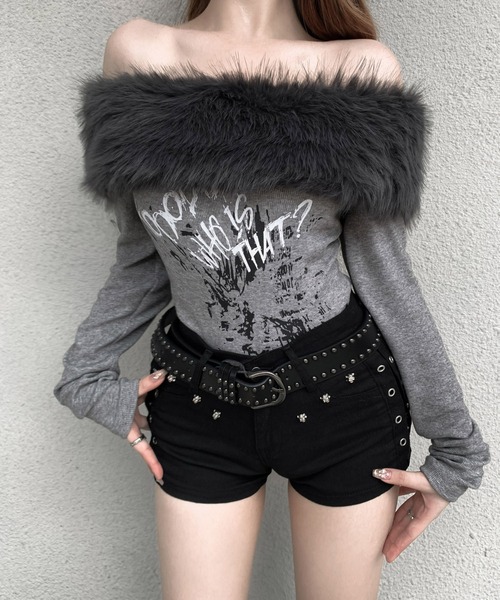 VEILA(ヴェイラ)の「フェイクファー×オフショルダートップス(Tシャツ/カットソー・レディース・グレー/ベージュ・フリー)」の1枚目の写真