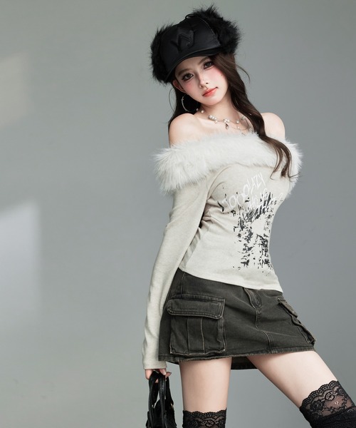 VEILA(ヴェイラ)の「フェイクファー×オフショルダートップス(Tシャツ/カットソー・レディース・グレー/ベージュ・フリー)」の12枚目の写真