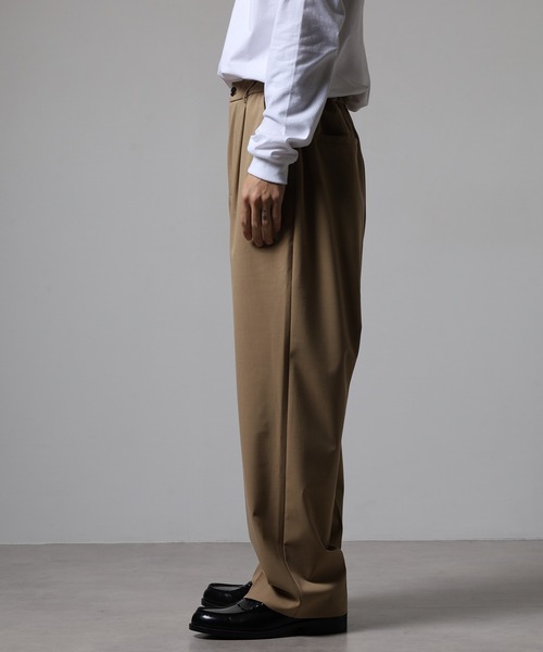 OMNES（オムネス）の「TRストレッチタックワイドパンツ（スラックス・メンズ・ベージュ/ピンクベージュ・L/M）」の3枚目の写真