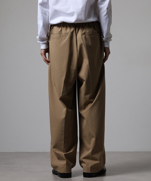 OMNES（オムネス）の「TRストレッチタックワイドパンツ（スラックス・メンズ・ベージュ/ピンクベージュ・L/M）」の4枚目の写真