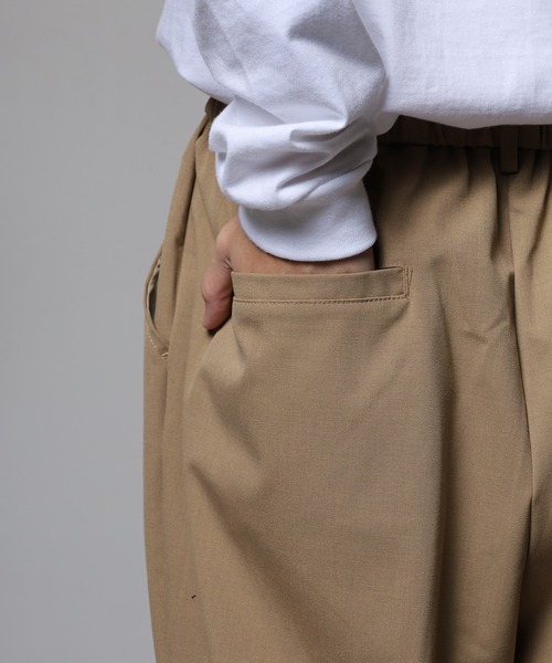 OMNES（オムネス）の「TRストレッチタックワイドパンツ（スラックス・メンズ・ベージュ/ピンクベージュ・L/M）」の9枚目の写真
