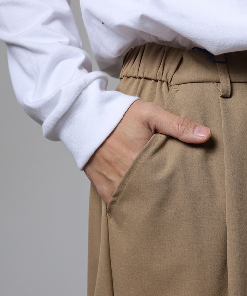 OMNES（オムネス）の「TRストレッチタックワイドパンツ（スラックス・メンズ・ベージュ/ピンクベージュ・L/M）」の7枚目の写真