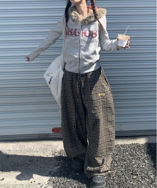 gossip！ロサンゼルス（ゴシップロサンゼルス）の「Y2K  裏起毛 チェック柄ファーフードジップアップパーカー（パーカー・レディース・グレー・M）」の8枚目の写真