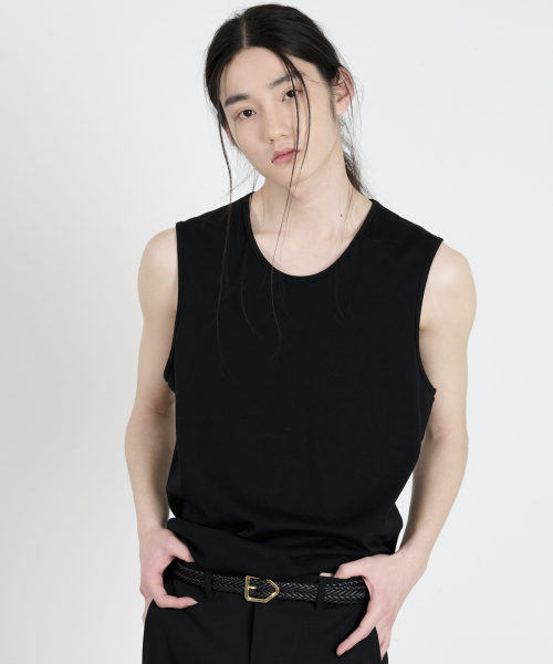 DUSTYWHITE(ダスティーホワイト)の「ブラックコットンスリーブレストップ(Tシャツ/カットソー・メンズ・その他・MEDIUM)」の1枚目の写真