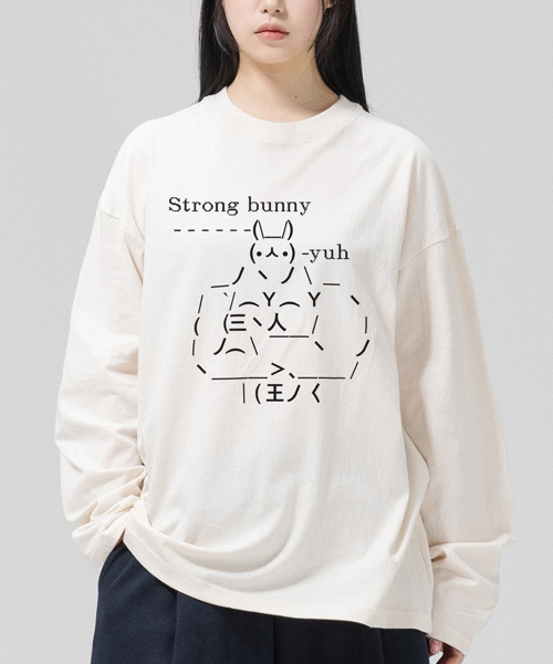GRANFINNY(グランフィニ)の「ストロングバニー オーバーサイズ ロングスリーブ - ナチュラルコットン(Tシャツ/カットソー・レディース・ベージュ・MEDIUM/LARGE/X-LARGE)」の3枚目の写真