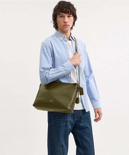 モット メッセンジャー バッグ 33（メッセンジャーバッグ）｜COACH