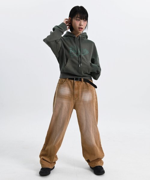 PHYSICAL DEPARTMENT（フィジカル デパートメント）の「[PHYPS&reg;&times;FRIZBEE]スプレースターテールクロップフードカーキ（パーカー・レディース・その他・FREE）」の9枚目の写真