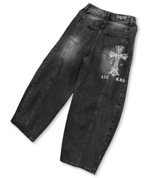 DAMISH(ダミシュ)の「クロスプリントカーブバルーンデニム_ブラック(デニムパンツ・レディース・ブラック・SMALL/MEDIUM/LARGE)」の4枚目の写真