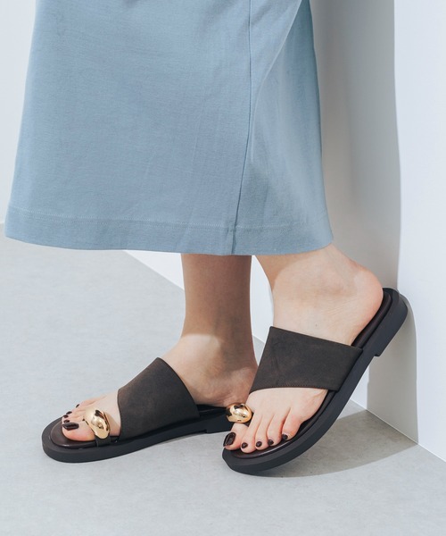 EVOL（イーボル）の「【軽量・クッション入り】メタルリングフラットトングサンダル JA5964（サンダル・レディース・ブラック/アイボリー/ブラウン/キャメル・S/M/L/LL）」の9枚目の写真