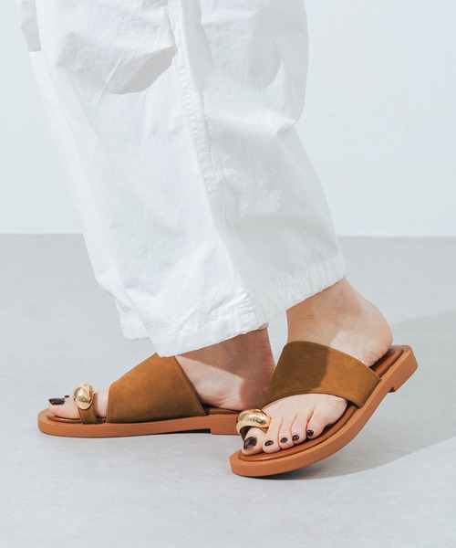 EVOL（イーボル）の「【軽量・クッション入り】メタルリングフラットトングサンダル JA5964（サンダル・レディース・ブラック/アイボリー/ブラウン/キャメル・S/M/L/LL）」の13枚目の写真