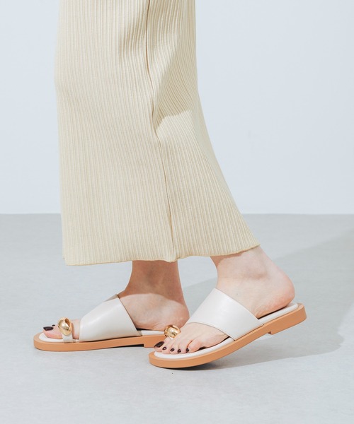 EVOL（イーボル）の「【軽量・クッション入り】メタルリングフラットトングサンダル JA5964（サンダル・レディース・ブラック/アイボリー/ブラウン/キャメル・S/M/L/LL）」の16枚目の写真