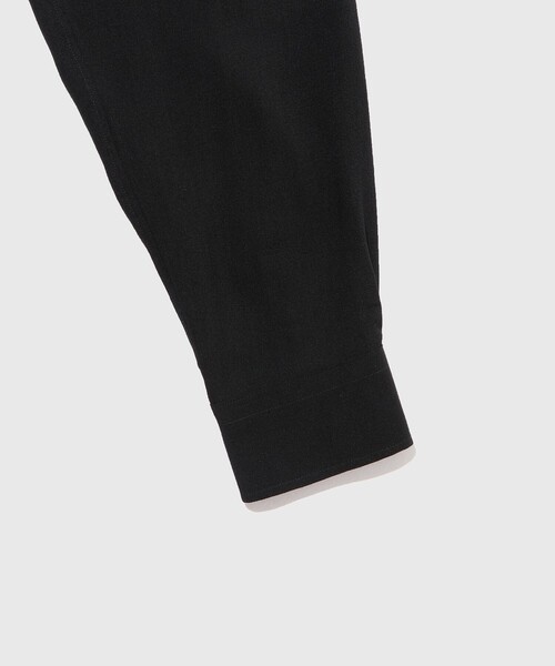ADAM ET ROPE'（アダムエロペ）の「【NIKKE】シフォンボイル レギュラーカラーシャツ（シャツ/ブラウス・メンズ・ブラック・M/L）」の8枚目の写真