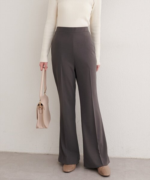 natural couture（ナチュラルクチュール）の「カットジョーゼットストレッチフレアヘムパンツ（その他パンツ・レディース・その他1/モカ/ブラック/アイボリー・FREE）」の3枚目の写真