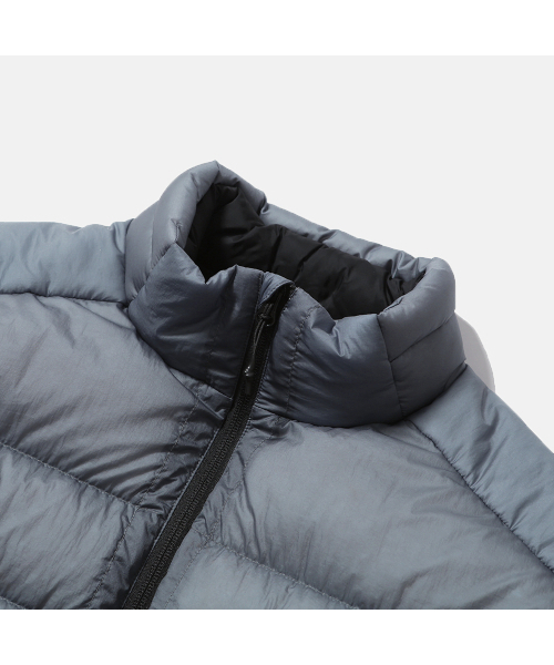 MOIF（モイフ）の「[AW25] HELIUM DOWN JACKET / SHEER DUSTY BLUE（ダウンジャケット/コート・メンズ・その他・1(S)/2(M)/3(L)）」の3枚目の写真