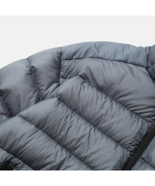 MOIF（モイフ）の「[AW25] HELIUM DOWN JACKET / SHEER DUSTY BLUE（ダウンジャケット/コート・メンズ・その他・1(S)/2(M)/3(L)）」の4枚目の写真