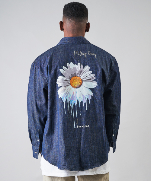 BEOM(ボム)の「メルティングデイジー デニムオーバーサイズシャツ (ブルー)(シャツ/ブラウス・メンズ・その他・MEDIUM/LARGE)」の1枚目の写真