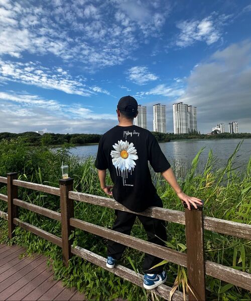 BEOM(ボム)の「メルティングデイジー デニムオーバーサイズシャツ (ブルー)(シャツ/ブラウス・メンズ・その他・MEDIUM/LARGE)」の3枚目の写真