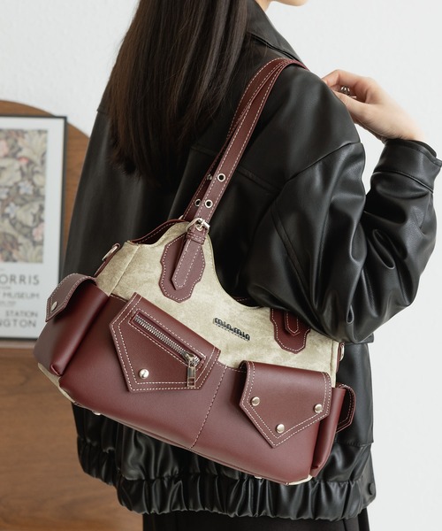 LA VORAGINE（ラ ヴォラジネ）の「アウトポケット配色バイカラー　2wayショルダーバッグ（ショルダーバッグ・レディース・ブラック/ワイン・FREE）」の6枚目の写真