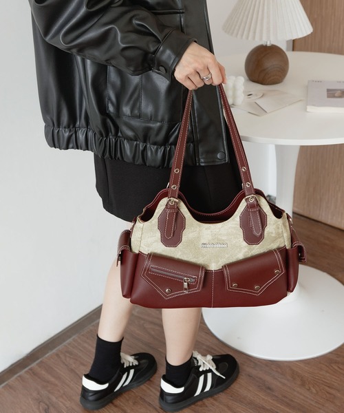 LA VORAGINE（ラ ヴォラジネ）の「アウトポケット配色バイカラー　2wayショルダーバッグ（ショルダーバッグ・レディース・ブラック/ワイン・FREE）」の9枚目の写真
