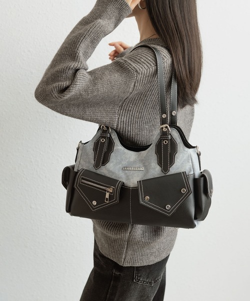 LA VORAGINE（ラ ヴォラジネ）の「アウトポケット配色バイカラー　2wayショルダーバッグ（ショルダーバッグ・レディース・ブラック/ワイン・FREE）」の12枚目の写真