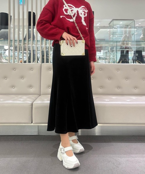 +diana(プラスダイアナ)の「ビジューバックル 厚底メリージェーンスニーカー(スニーカー・レディース・アイボリー/ブラック・24.5cm/24.0cm/23.5cm/23.0cm/22.5cm/22.0cm/21.5cm/26.0cm/25.5cm/25.0cm)」の4枚目の写真