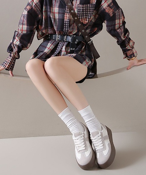 c.u.l(シーユーエル)の「シンプル 厚底 ジャーマントレーナー ローカットスニーカー culs185(スニーカー・レディース・アイボリー/ブラウン/ブラック・39/38/37/36)」の2枚目の写真