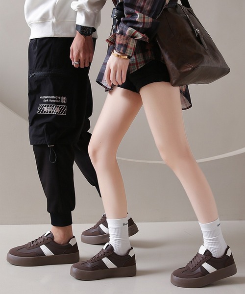 c.u.l(シーユーエル)の「シンプル 厚底 ジャーマントレーナー ローカットスニーカー culs185(スニーカー・レディース・アイボリー/ブラウン/ブラック・39/38/37/36)」の10枚目の写真