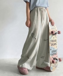 classicalelf（クラシカルエルフ）の「【キッズ】親子リンクコーデ可能◎さりげない刺繍で差がつく♪ランダム刺繍裏毛スウェットワイドパンツ（スウェットパンツ）」