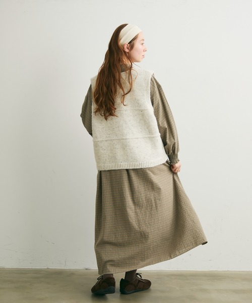 Crisp（クリスプ）の「ナチュラルリボンニットベスト（ベスト・レディース・ベージュ/アイボリー・FREE）」の17枚目の写真