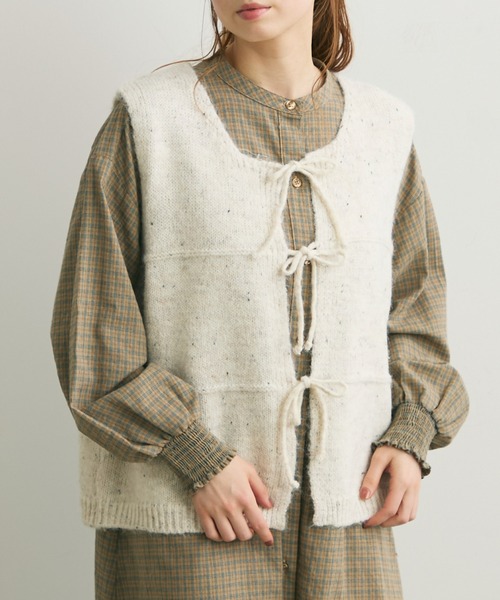 Crisp（クリスプ）の「ナチュラルリボンニットベスト（ベスト・レディース・ベージュ/アイボリー・FREE）」の18枚目の写真