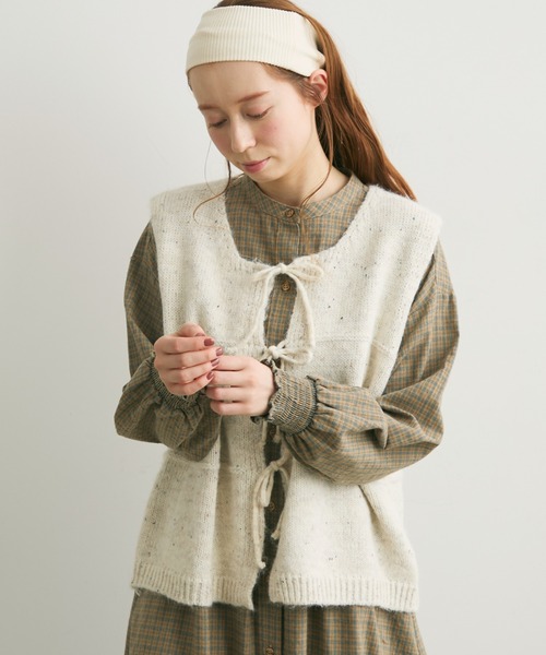 Crisp（クリスプ）の「ナチュラルリボンニットベスト（ベスト・レディース・ベージュ/アイボリー・FREE）」の19枚目の写真