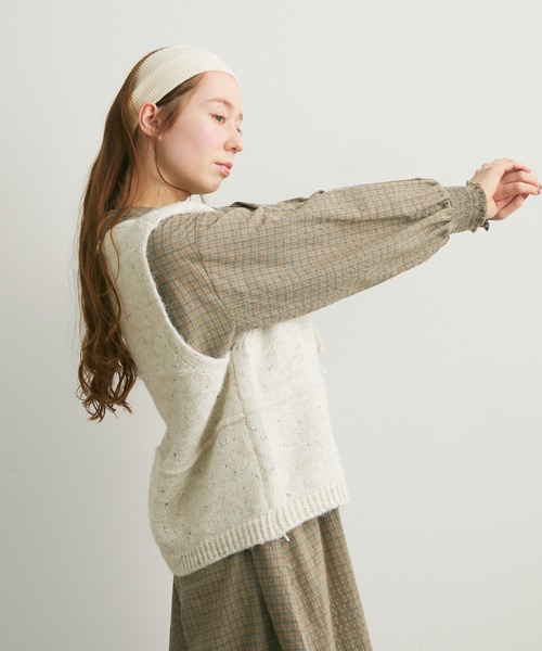 Crisp（クリスプ）の「ナチュラルリボンニットベスト（ベスト・レディース・ベージュ/アイボリー・FREE）」の21枚目の写真