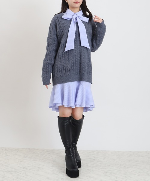 ASTORIA ODIER(アストリアオディール)の「リボンタイ ミニ丈 裾フリルシャツワンピース(ワンピース・レディース・ベージュ/サックスブルー/ブルー・MEDIUM)」の4枚目の写真