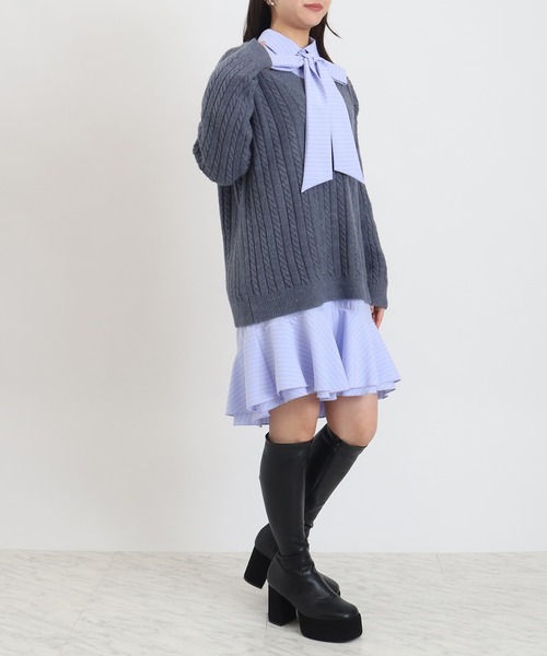 ASTORIA ODIER(アストリアオディール)の「リボンタイ ミニ丈 裾フリルシャツワンピース(ワンピース・レディース・ベージュ/サックスブルー/ブルー・MEDIUM)」の5枚目の写真