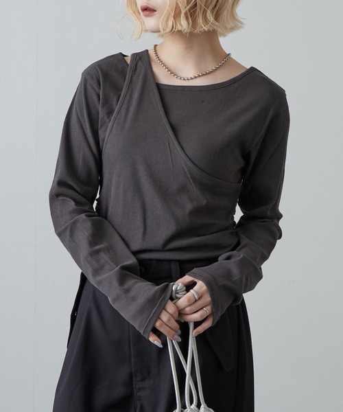 Lui's（ルイス）の「ワンショルダーレイヤードトップス（Tシャツ/カットソー・レディース・ブラウン/グレー/オフホワイト/ミント・FREE）」の2枚目の写真